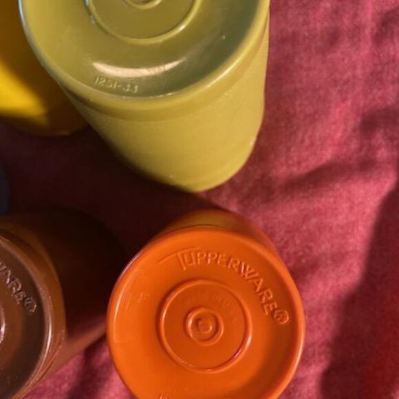 Five Tupperware cups ~ Vintage - Picture 3 of 14